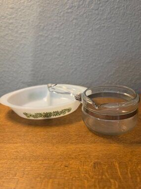 1 Qt. PYREX Flameware Saucepan & Glasbake Daisy divided casserole dish w/chip